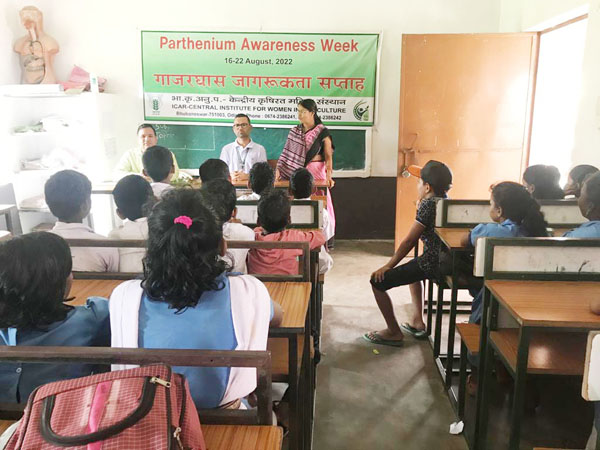 Image of Parthenium Awareness Week at ICAR-CIWA